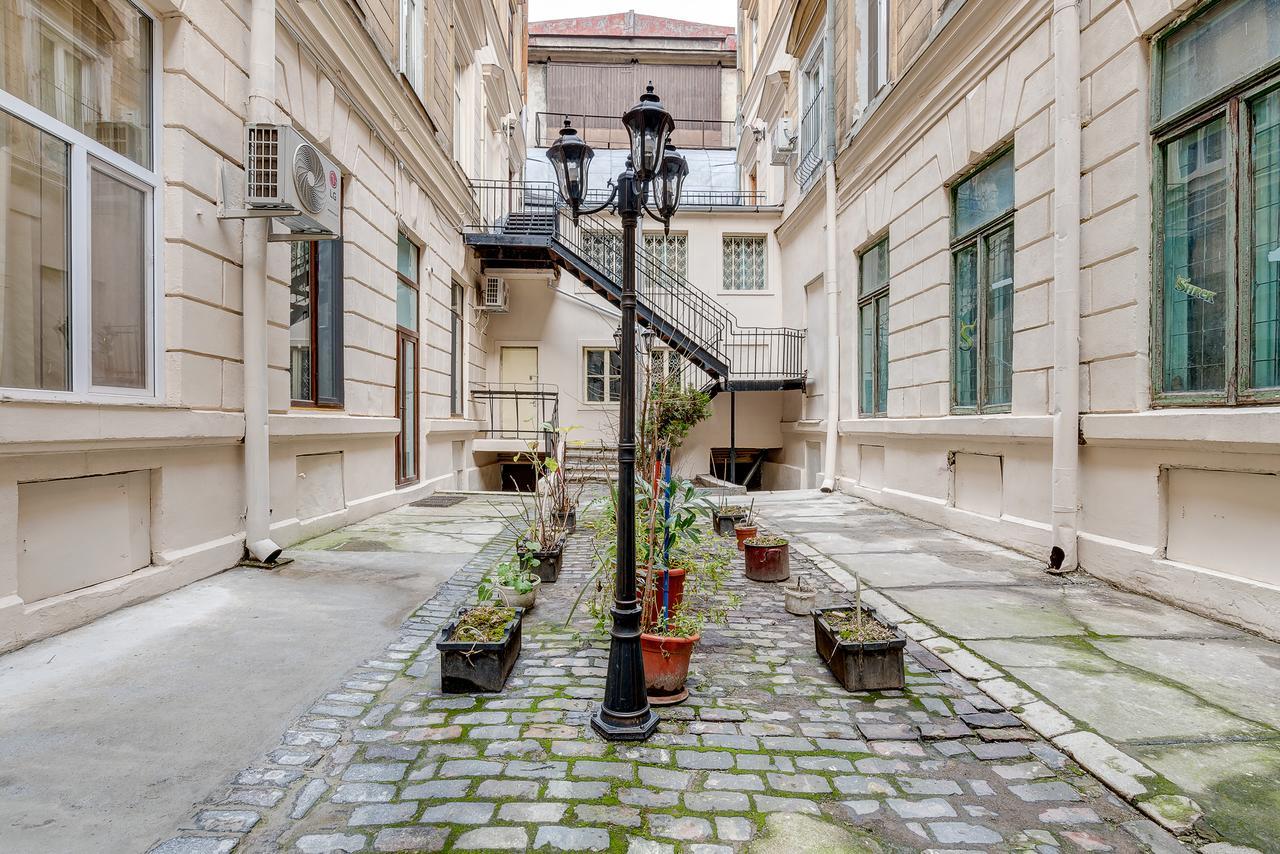 Upstairs Boutique 4* Bucureşti